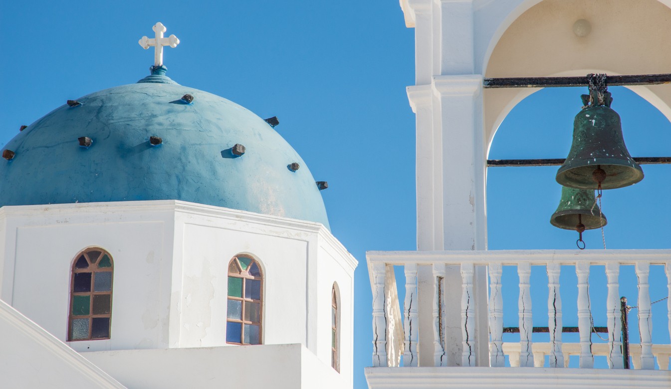 Complete Mourning Guide: Greek Funeral Customs