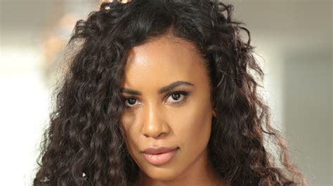 Demi Sutra Nadia Jay