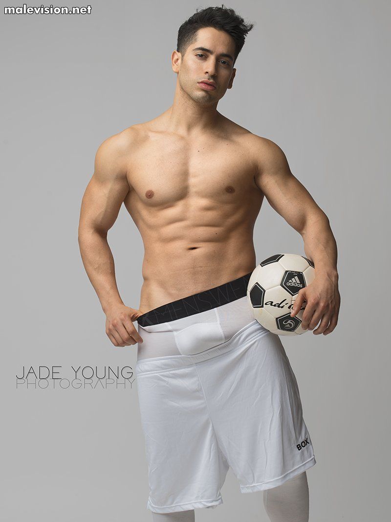 Evan Peix Naked