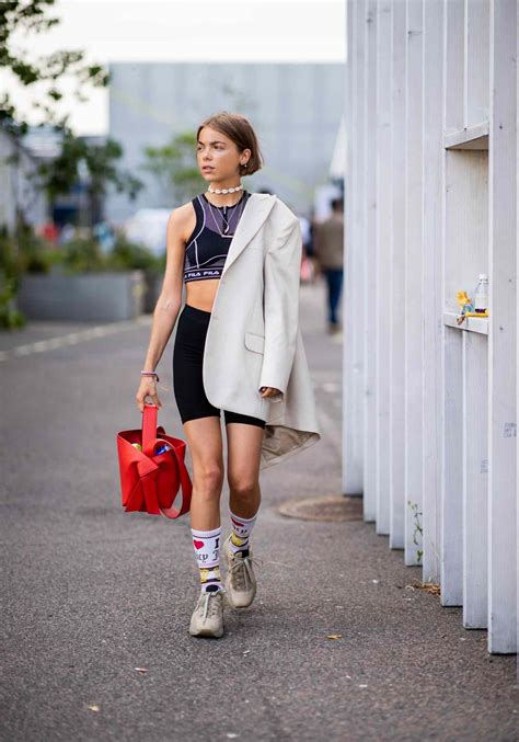 How To Style Ryan Keely Socks? Fashion Fixes