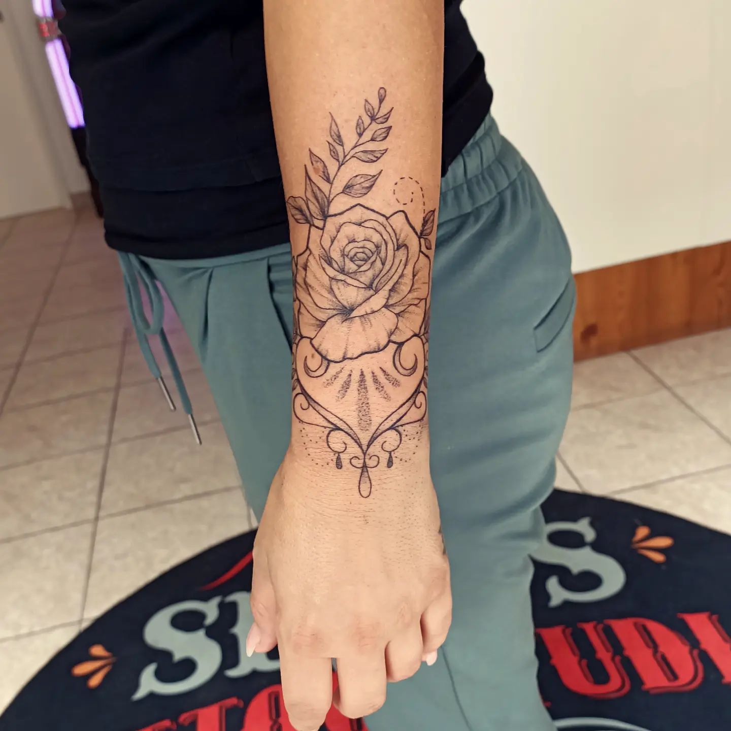 Women's Arm Tattoos: Discover Beautiful Designs